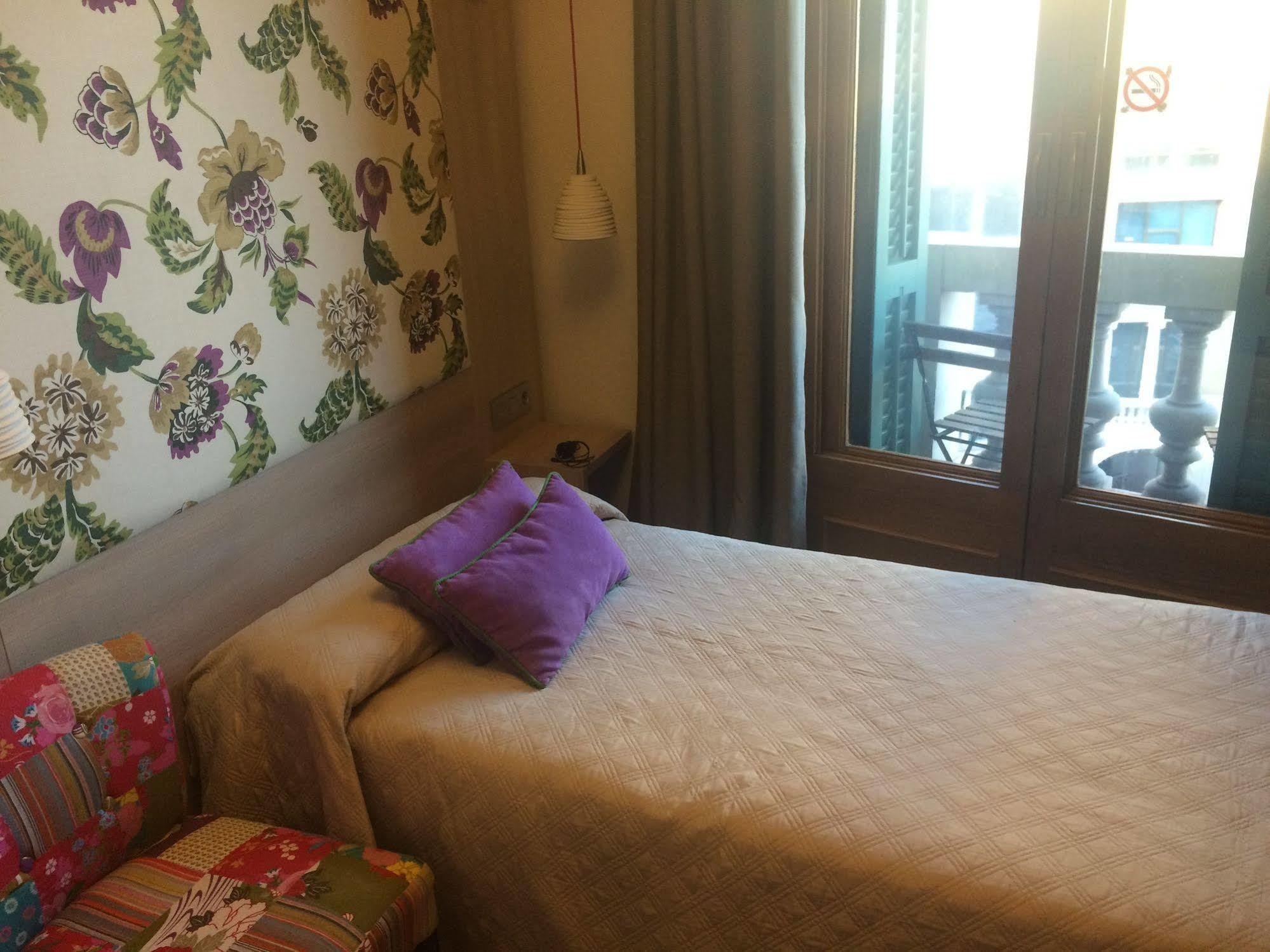 Hotel Ginebra Barcelona Ngoại thất bức ảnh